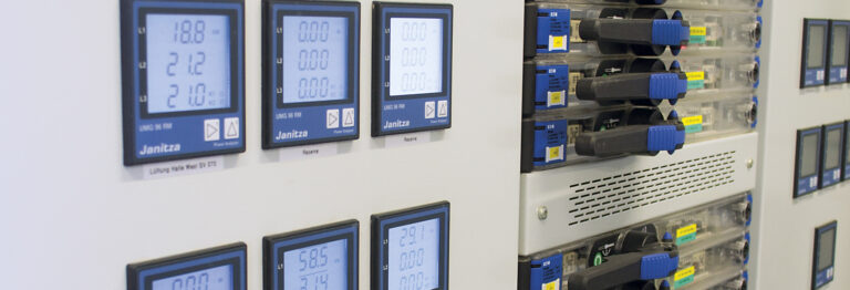 Gestão de Energia de Dentro para Fora: Como a Janitza Monitora Sua Própria Instalação